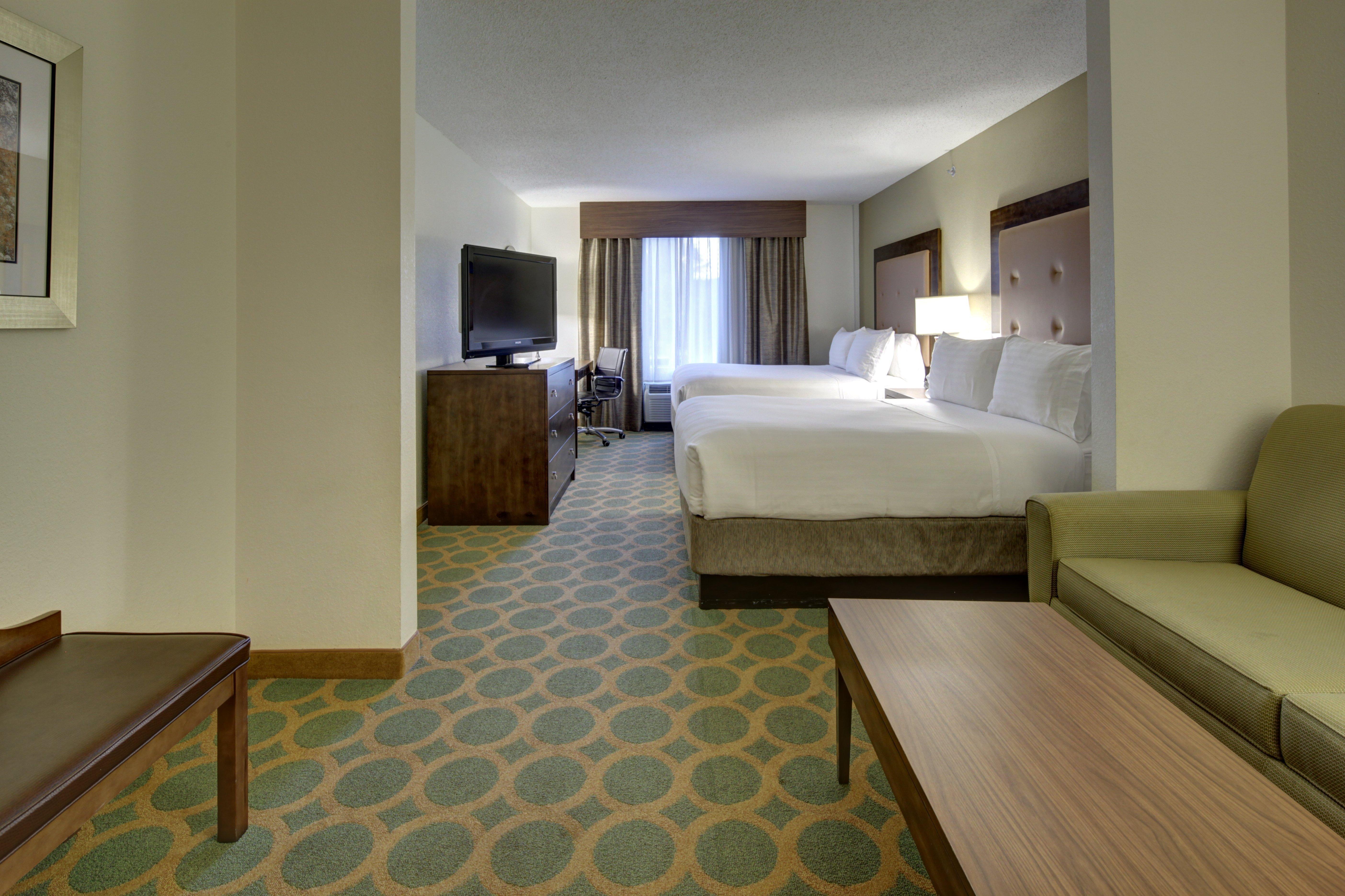 Holiday Inn Express Hotel & Suites Emporia By Ihg Buitenkant foto