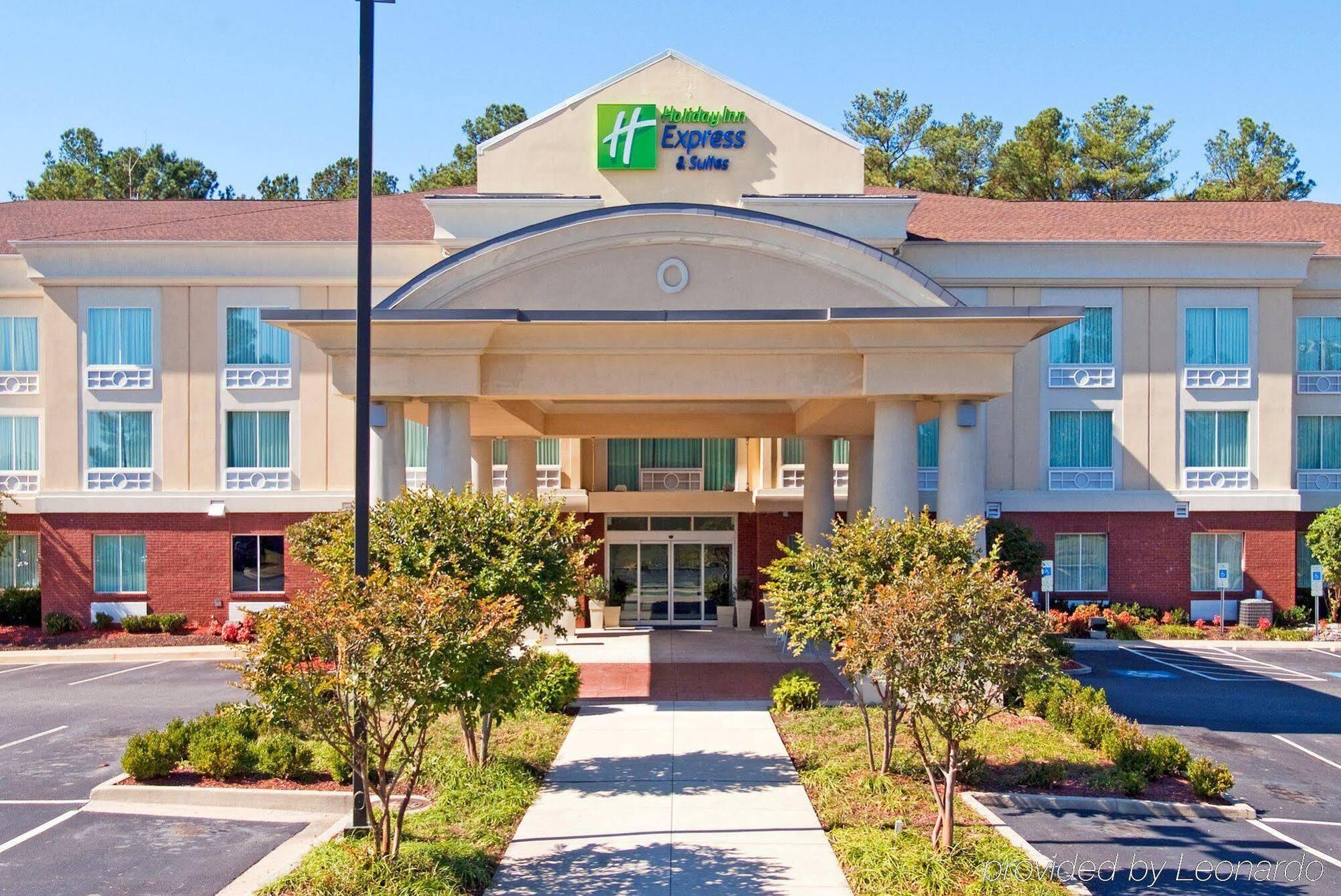 Holiday Inn Express Hotel & Suites Emporia, An Ihg Hotel Buitenkant foto